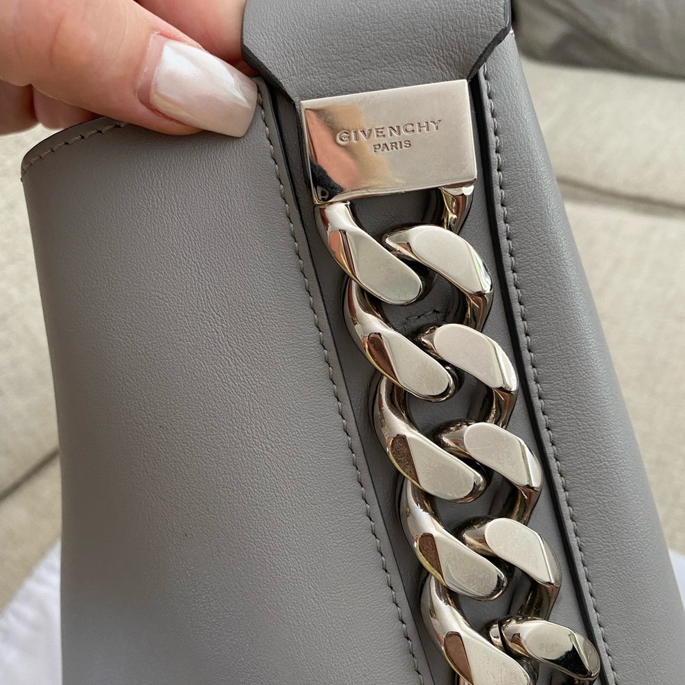 Authentic Givenchy Infinity Bucket Bag - Picture 5 of 12